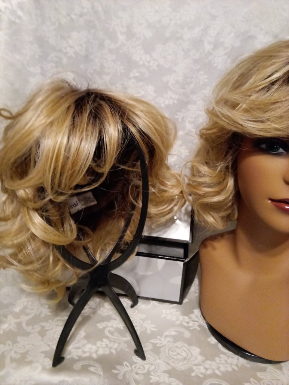 2 - Hairdo - Modern Flair  Heat Friendly Rooted Golden Wheat SS 14/88 - Lot of 2 - Picture 9 of 14